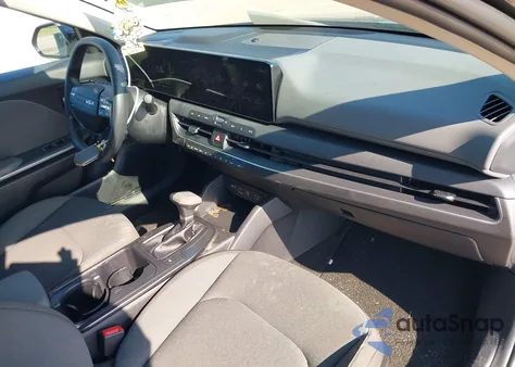 2025 Kia K4 Lxs из США, поврежденный, VIN 3KPFT4DE4SE139394